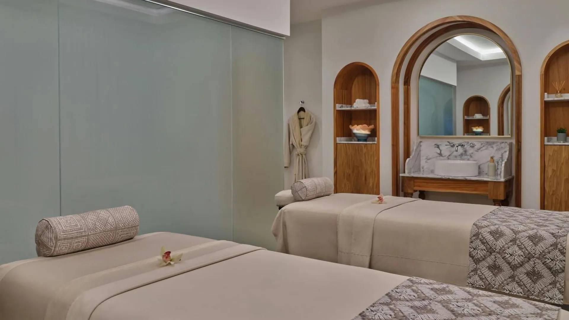 The St. Regis Aruba Resort Palm Beach Hotel